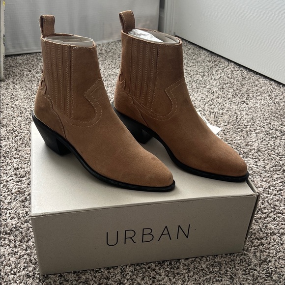 Urban Outfitters Shoes - Urban Outfitters Tan Ankle Boots